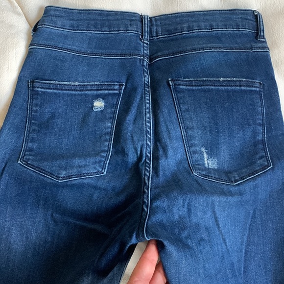 ZARA - Premium Denim Collection - high waisted distressed size 6 jeans - Picture 13 of 16